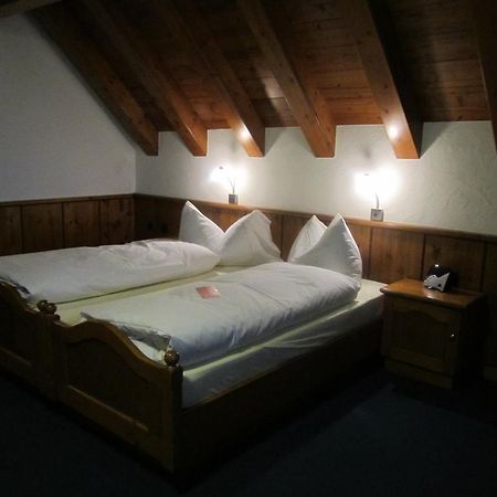 אראו Hotel Zum Kreuz מראה חיצוני תמונה