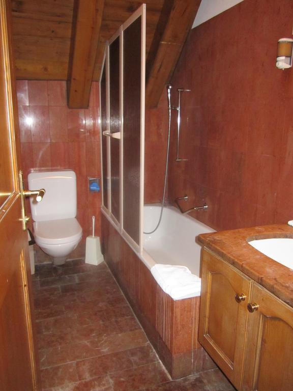 אראו Hotel Zum Kreuz מראה חיצוני תמונה