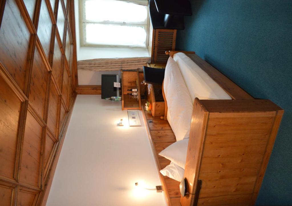 אראו Hotel Zum Kreuz חדר תמונה