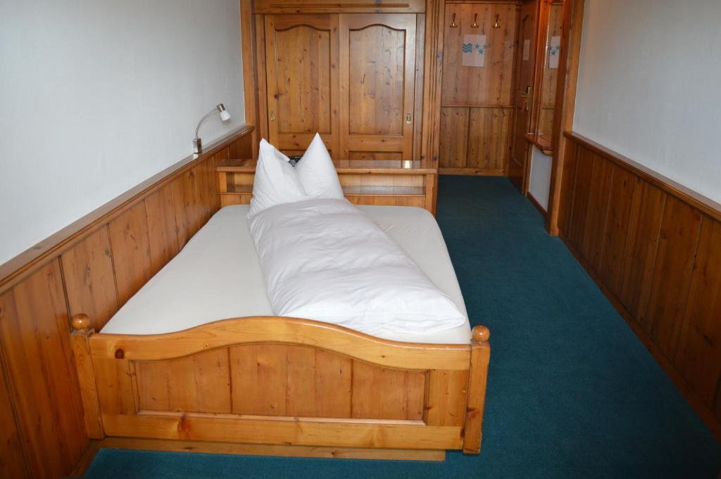 אראו Hotel Zum Kreuz חדר תמונה